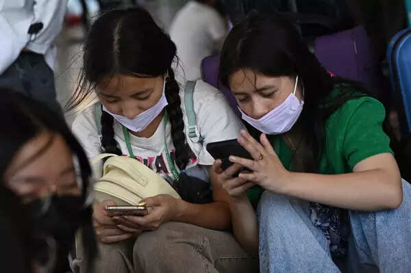 Thousands flee violence-hit Manipur; see pics