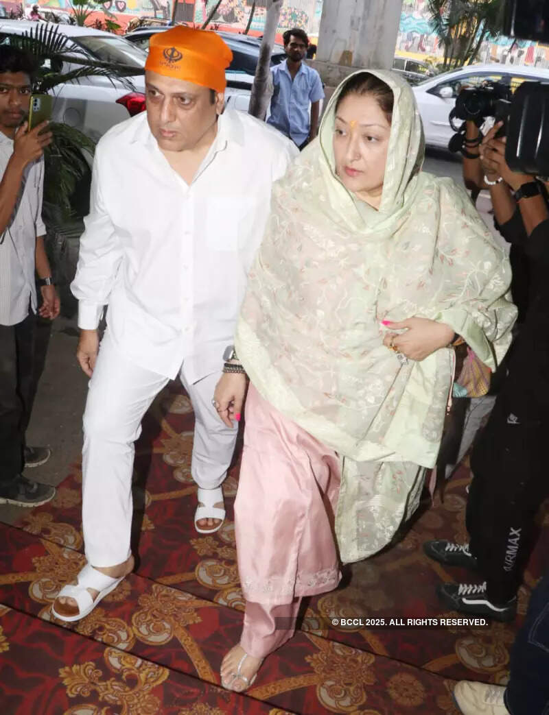 Gufi Paintal’s prayer meet: Govinda-Sunita Ahuja, Feroz Khan, Surendra Pal, Kunal Jaisingh & others pay last tributes