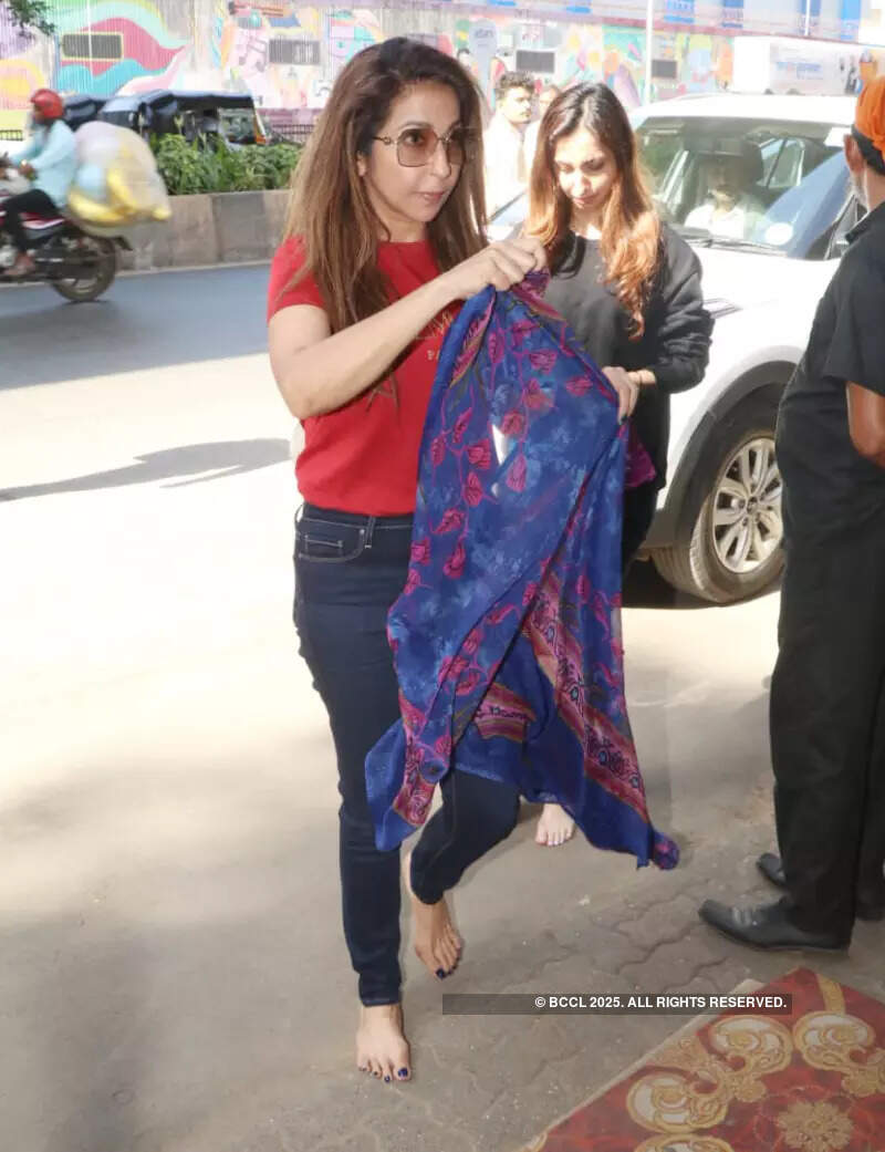 Gufi Paintal’s prayer meet: Govinda-Sunita Ahuja, Feroz Khan, Surendra Pal, Kunal Jaisingh & others pay last tributes