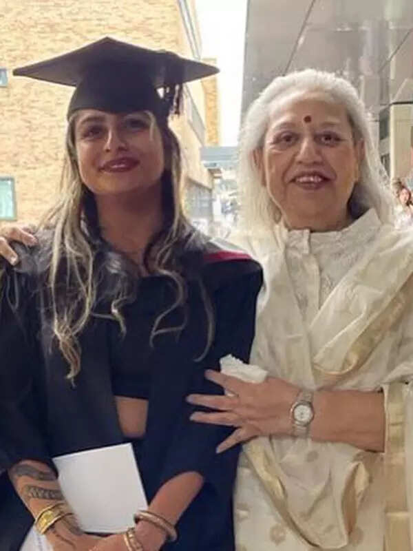 Farhan Akhtar attends daughter Shakya's convocation with wife Shibani Dandekar and ex-wife Adhuna Bhabani