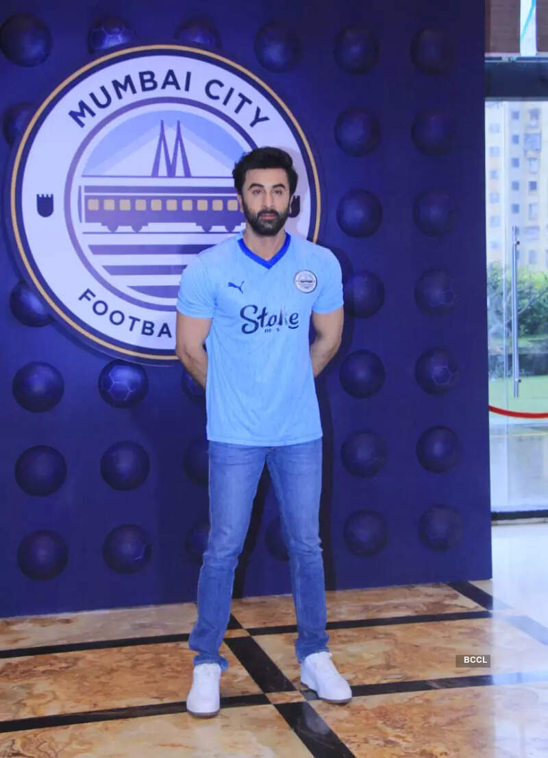 Ranbir Kapoor launches Mumbai City FC's new jersey