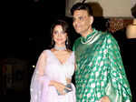 Sandiip Sikcand, Adaa Khan