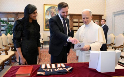 Pope Leo XIV receives Chicago Bears jersey as JD Vance visits Vatican