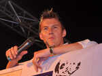 Bret Lee performs live